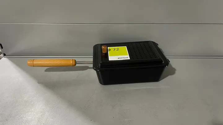 Grillpfanne mit Holzgriff
